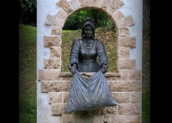 Kirchhaus Erbaut In Jahr 1839