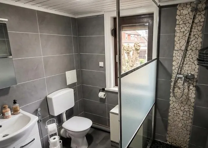 Kirchhaus Erbaut In Jahr 1839 *