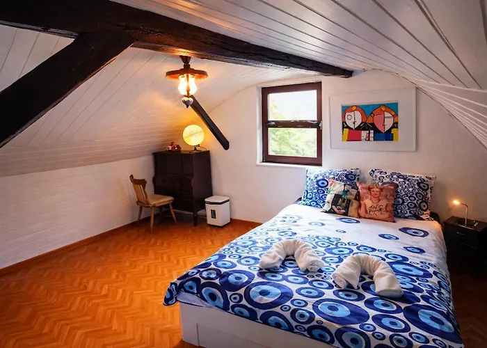 Kirchhaus Erbaut In Jahr 1839